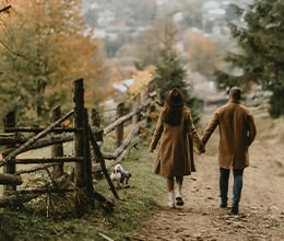 Article-Image-14-fall-date-ideas-that-dont-involve-the-apple-orchard_