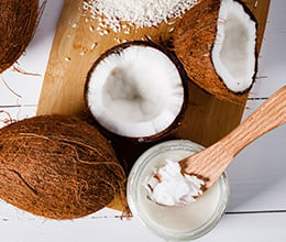 Article-Image-6-coconut-oil-beauty-hacks_