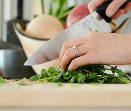 Article-Image-Holistic-eating-for-the-busy-woman_