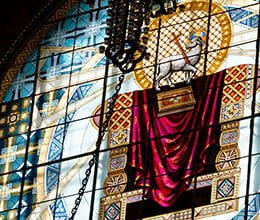 Article-Image-Inviting-in-death-defying-love_