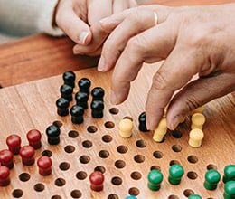 Article-Image-Playing-board-games-with-children