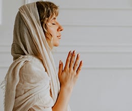 Article-Image-The-critical-difference-between-Christian-prayer-and-yoga
