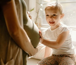 Article-Image-Welcoming-a-new-sibling_-How-to-prepare-your-children-for-the-transition-_