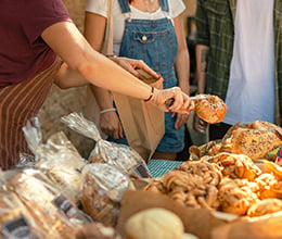 Article-Image-What-you-should-be-buying-at-your-local-farmers-market_