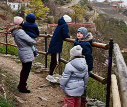 Article-Image-Why-I-chose-a-big-family-in-a-world-that-told-me-not-to_