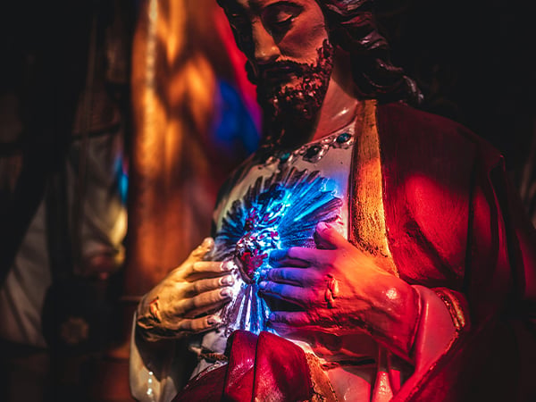 BOR-Image-Double-up-on-Sacred-Heart-and-Americana-decor-this-summer_