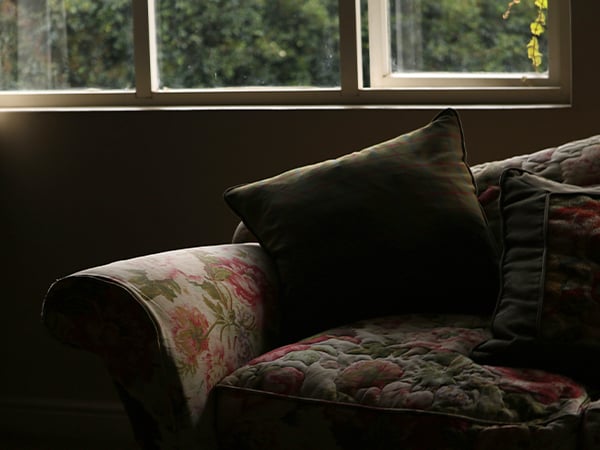 BOR-Image-Floral-sofas-are-making-a-comeback-–-heres-how-designers-are-decorating-with-them-again_