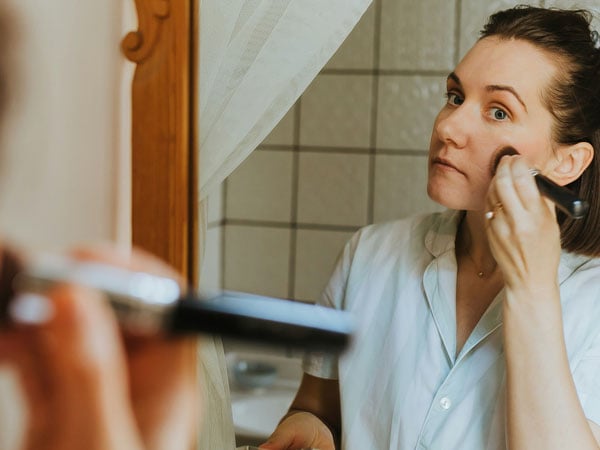 BOR-Image-From-desk-to-dinner_-Effortless-makeup-transitions