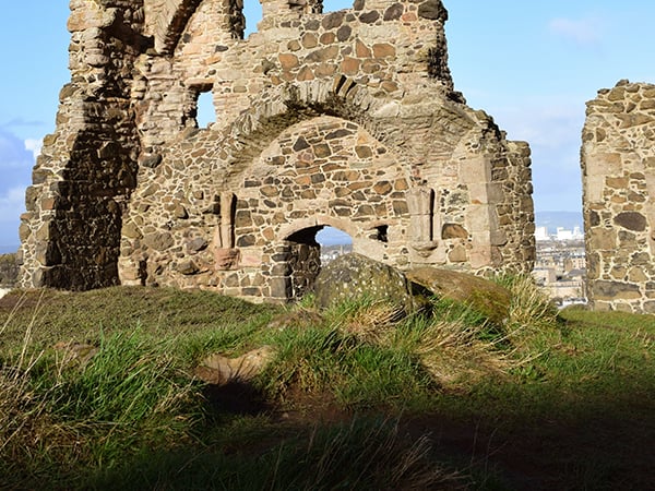 BOR-Image-The-ruins-of-a-long-lost-Medieval-convent-have-been-discovered-just-a-few-feet-beneath-a-soccer-field_