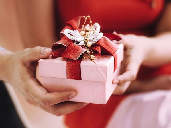 BOR-Image-The-ultimate-gift-guide-for-the-Anti-Valentines-Day-woman_