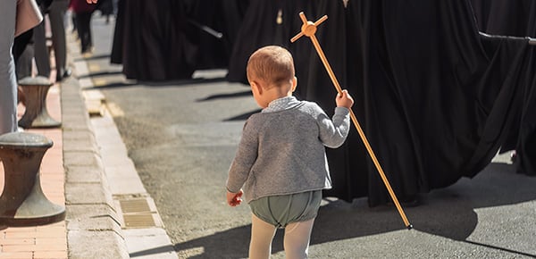 Feature-Image-Living-Holy-Week-and-the-Triduum-with-kids