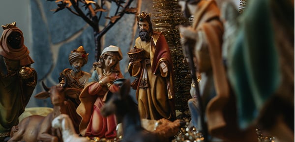 Feature-Image-Preparing-Him-room_-Decorating-with-peace-and-purpose-for-Advent_-1